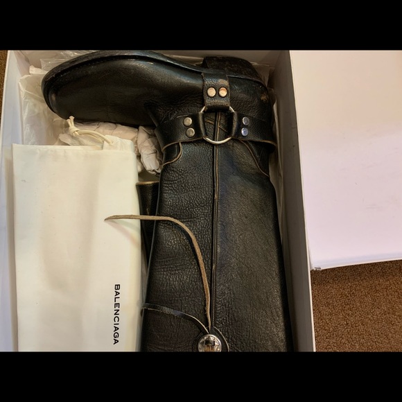 Balenciaga Santiago Distressed Leather - Picture 16 of 16